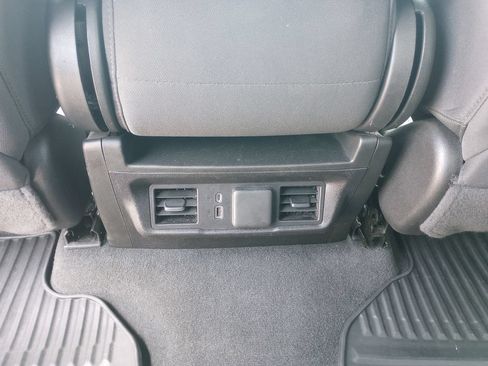 Used 2025 Chevrolet Silverado 1500 LT RWD image 28