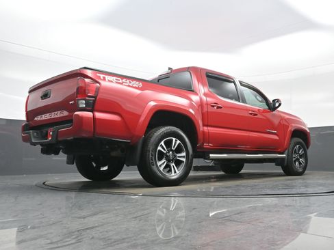 Used 2019 Toyota Tacoma TRD Sport image 30
