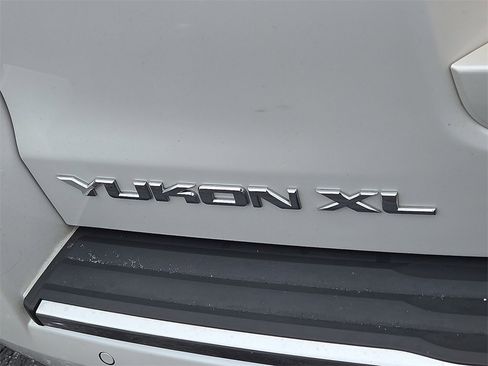 Used 2019 GMC Yukon XL Denali w/ Denali Ultimate Package image 30