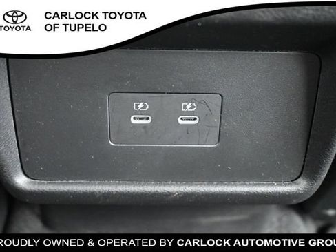 Used 2024 Nissan Rogue SV w/ SV Premium Package FWD image 18