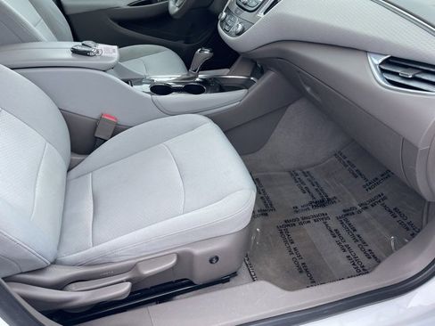 Used 2017 Chevrolet Malibu LT w/ Driver Confidence Package image 27