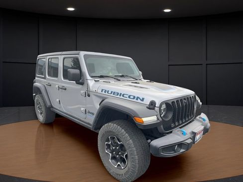 Used 2021 Jeep Wrangler Unlimited Rubicon 4xe w/ Cold Weather Group AWD/4WD image 7
