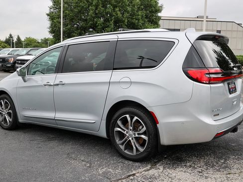 Used 2022 Chrysler Pacifica Pinnacle AWD/4WD image 30