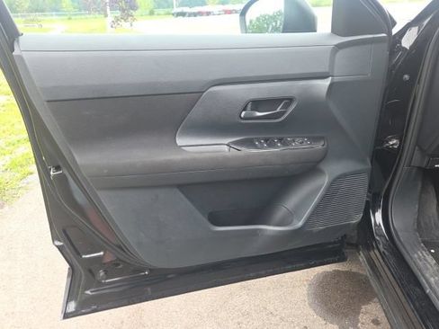 Used 2025 Nissan Kicks S FWD image 19
