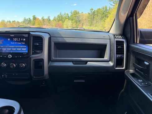 Used 2017 RAM 1500 Express AWD/4WD image 26