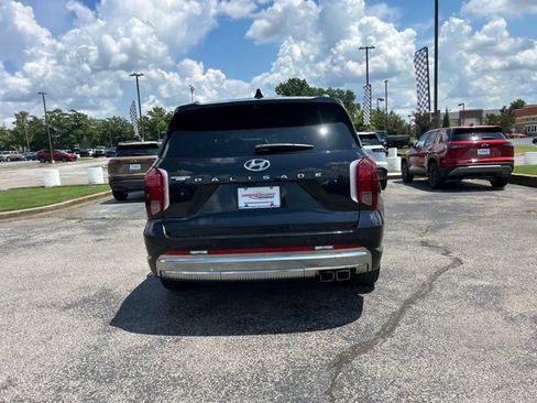 Used 2023 Hyundai Palisade Calligraphy FWD image 4