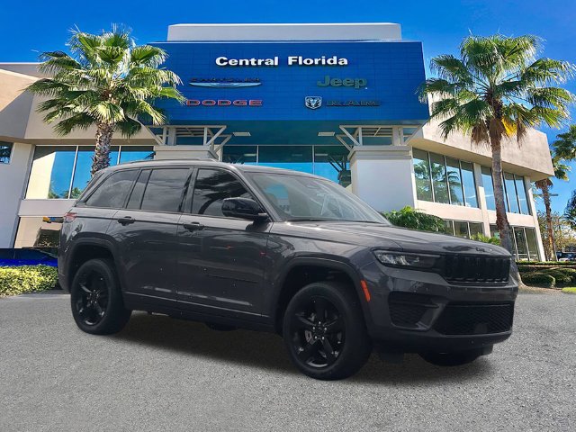 Certified 2024 Jeep Grand Cherokee Altitude AWD/4WD image 2