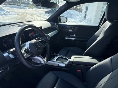 Certified 2025 Mercedes-Benz GLB 250 GLB 250 w/ Exclusive Package image 8