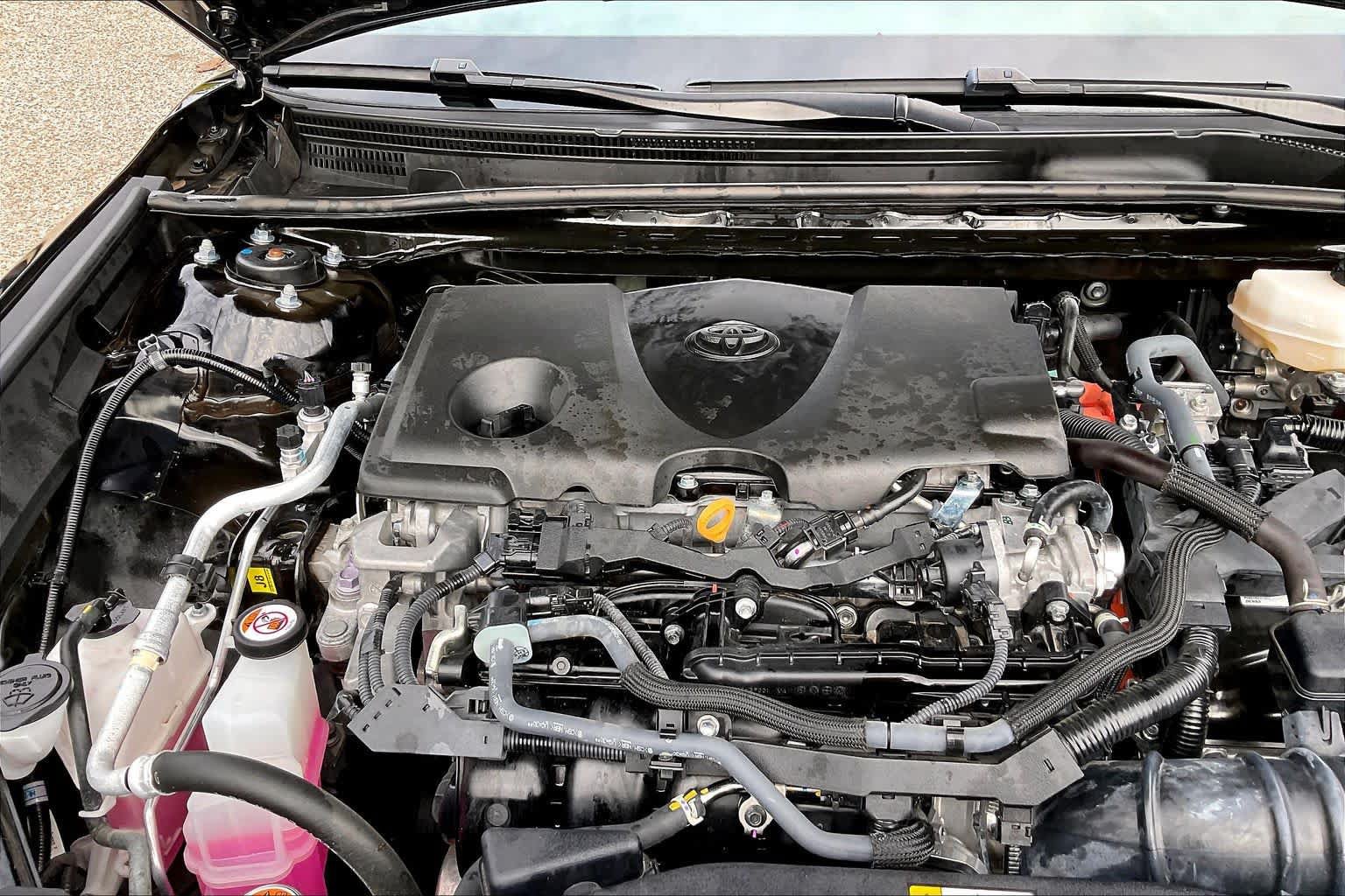 Used 2025 Toyota Camry SE w/ Convenience Package FWD image 32