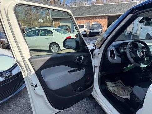 Used 2014 FIAT 500L Easy w/ Popular Equipment Group image 27