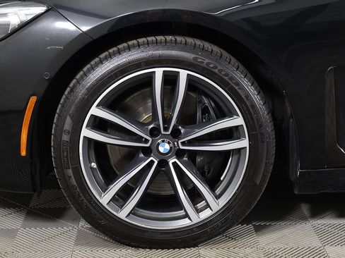 Used 2021 BMW 750i xDrive w/ M Sport Package AWD/4WD image 28