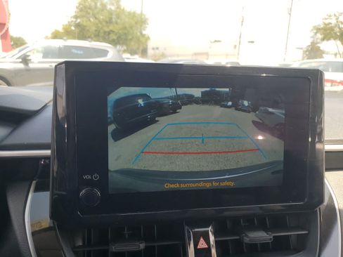 Used 2025 Toyota Corolla LE FWD image 22