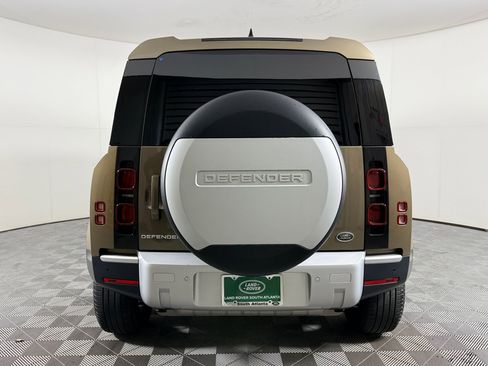 Used 2021 Land Rover Defender 110 S image 10