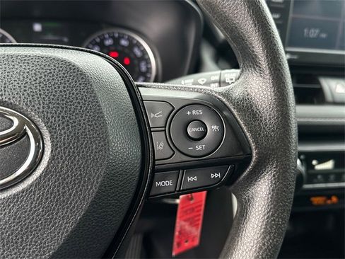 Certified 2022 Toyota RAV4 LE image 27