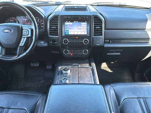 Used 2018 Ford Expedition Limited image 17