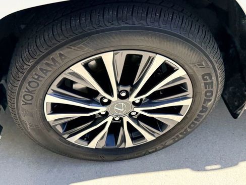 Certified 2024 Lexus LX 600 4WD w/ Premium Package image 17