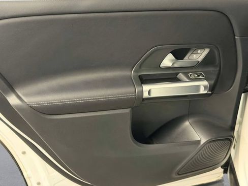 Certified 2022 Mercedes-Benz GLB 250 4MATIC image 11