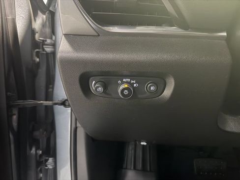 Used 2021 Chevrolet Traverse LT FWD image 27