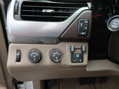 Used 2015 Chevrolet Tahoe LT AWD/4WD image 21