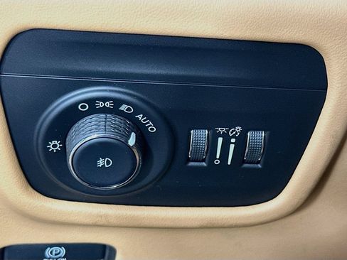 Certified 2023 Jeep Grand Cherokee Summit AWD/4WD image 16