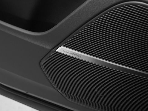 Used 2025 Audi RS Q8 performance image 59