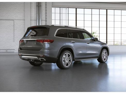 Used 2022 Mercedes-Benz GLS 450 4MATIC image 24