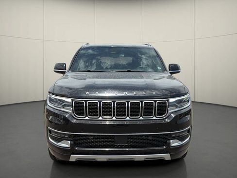 Used 2024 Jeep Wagoneer L Series II RWD image 2