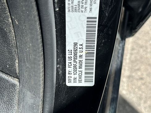 Used 2025 RAM 1500 Laramie AWD/4WD image 12