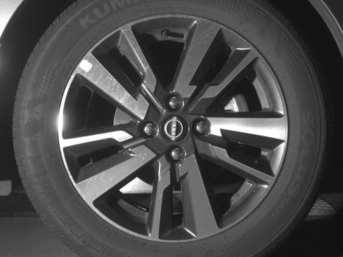 Used 2025 Nissan Versa SV image 13