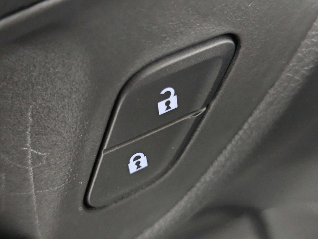 New 2026 Buick Envista Sport Touring w/ Convenience I Package FWD image 32