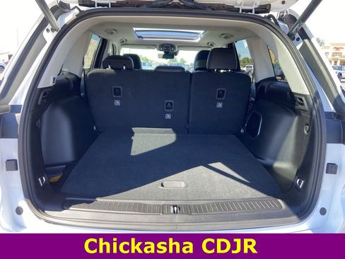 New 2023 Jeep Grand Cherokee Limited w/ Luxury Tech Group II image 28