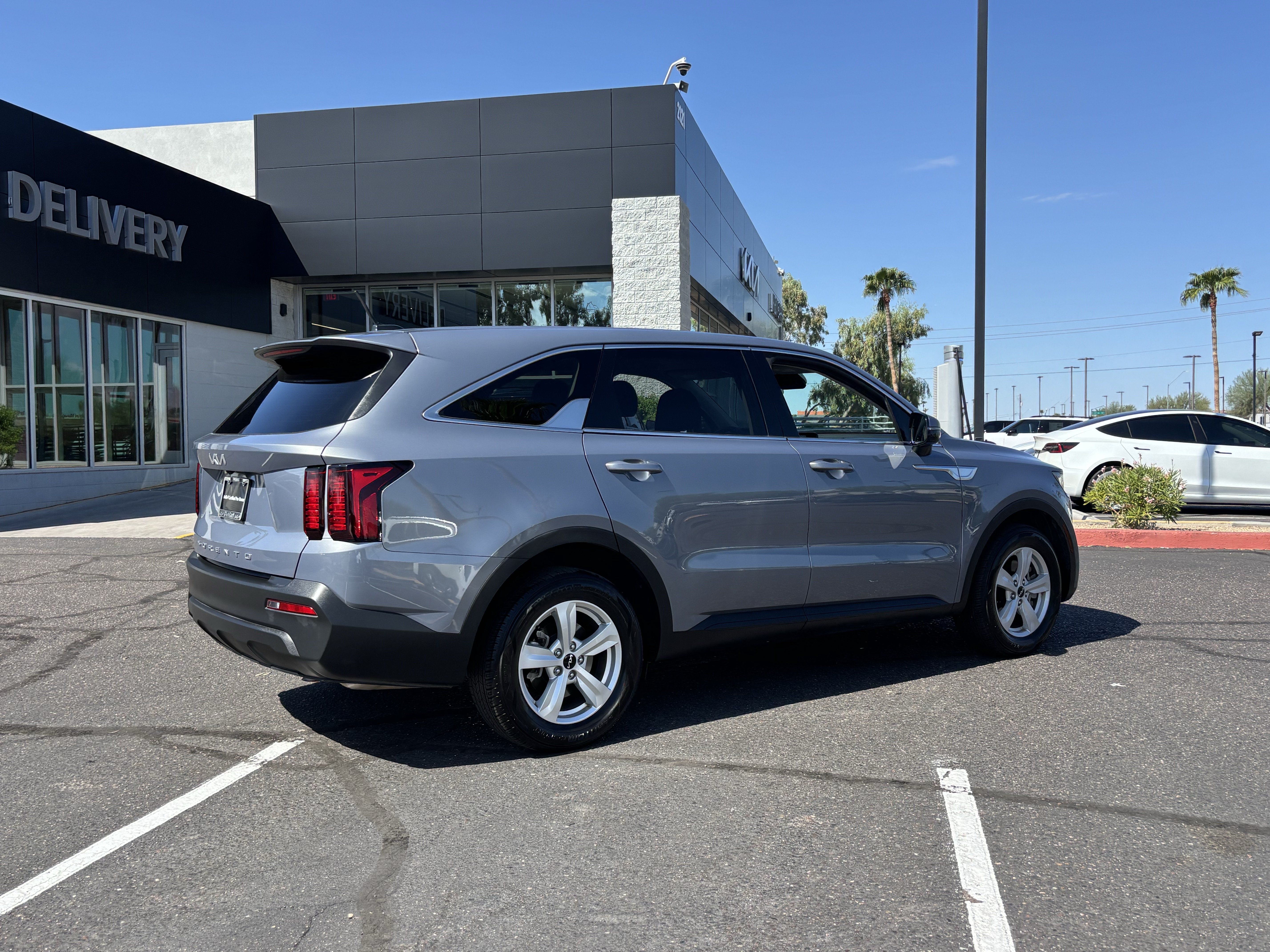 Certified 2022 Kia Sorento LX FWD image 3