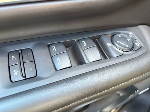 Used 2024 Chevrolet Tahoe LT RWD image 16
