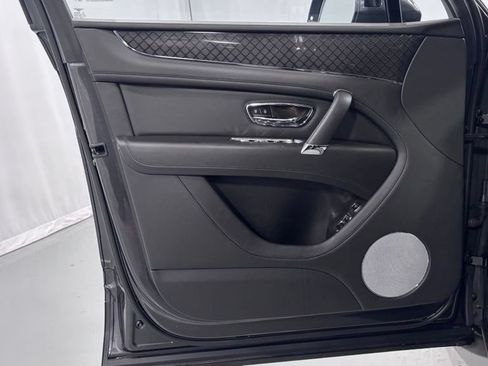 Used 2020 Bentley Bentayga AWD/4WD image 19