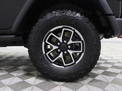 Used 2025 Jeep Wrangler Unlimited Rubicon image 46