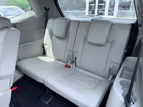 Used 2025 Volkswagen Atlas SE AWD/4WD image 22