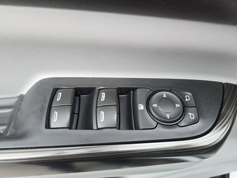 Used 2018 GMC Acadia SLT image 11