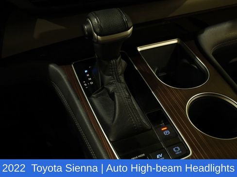 Used 2022 Toyota Sienna XLE w/ XLE Plus Package FWD image 23