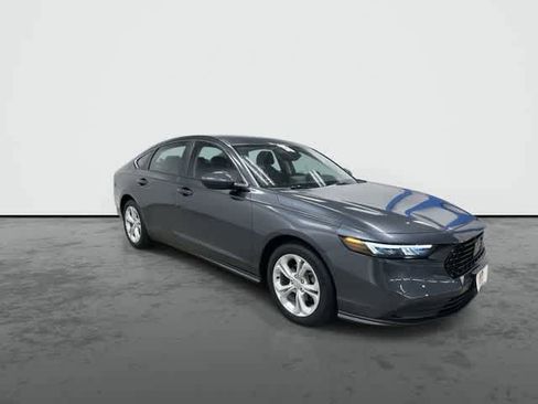 Certified 2025 Honda Accord LX image 5