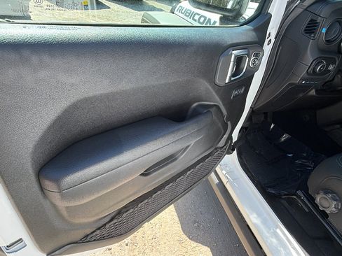 Used 2025 Jeep Wrangler Unlimited Rubicon 4xe w/ Convenience Group image 14