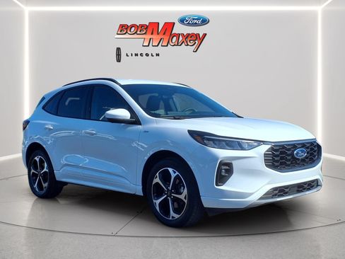 Used 2023 Ford Escape ST-Line Select w/ Tech Pack #2 AWD/4WD image 3