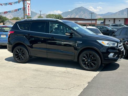Used 2018 Ford Escape Titanium image 4