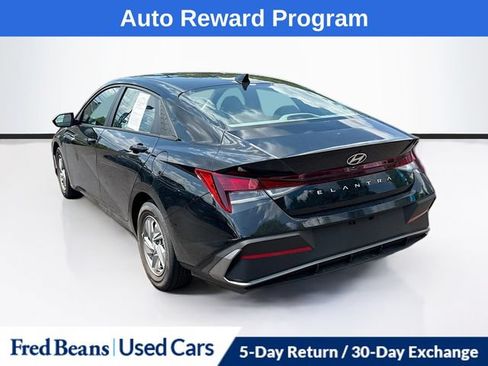 Certified 2026 Hyundai Elantra SE FWD image 7