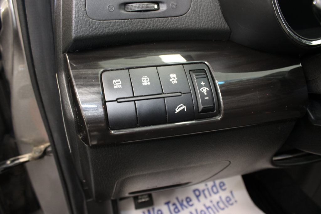 Used 2012 Kia Sorento FWD w/ Third Row Pkg image 24