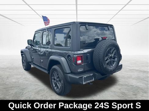 Used 2024 Jeep Wrangler Unlimited Sport AWD/4WD image 7