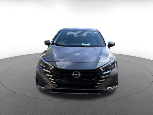 Used 2025 Nissan Versa SV image 2