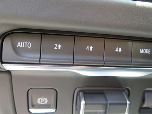 Certified 2025 Cadillac Escalade Sport Platinum w/ LPO, ONYX Package AWD/4WD image 14