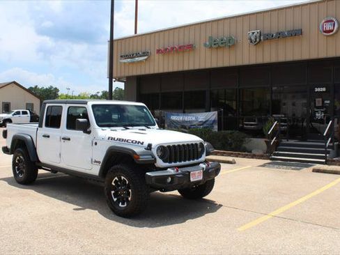 Certified 2026 Jeep Gladiator Rubicon AWD/4WD image 4