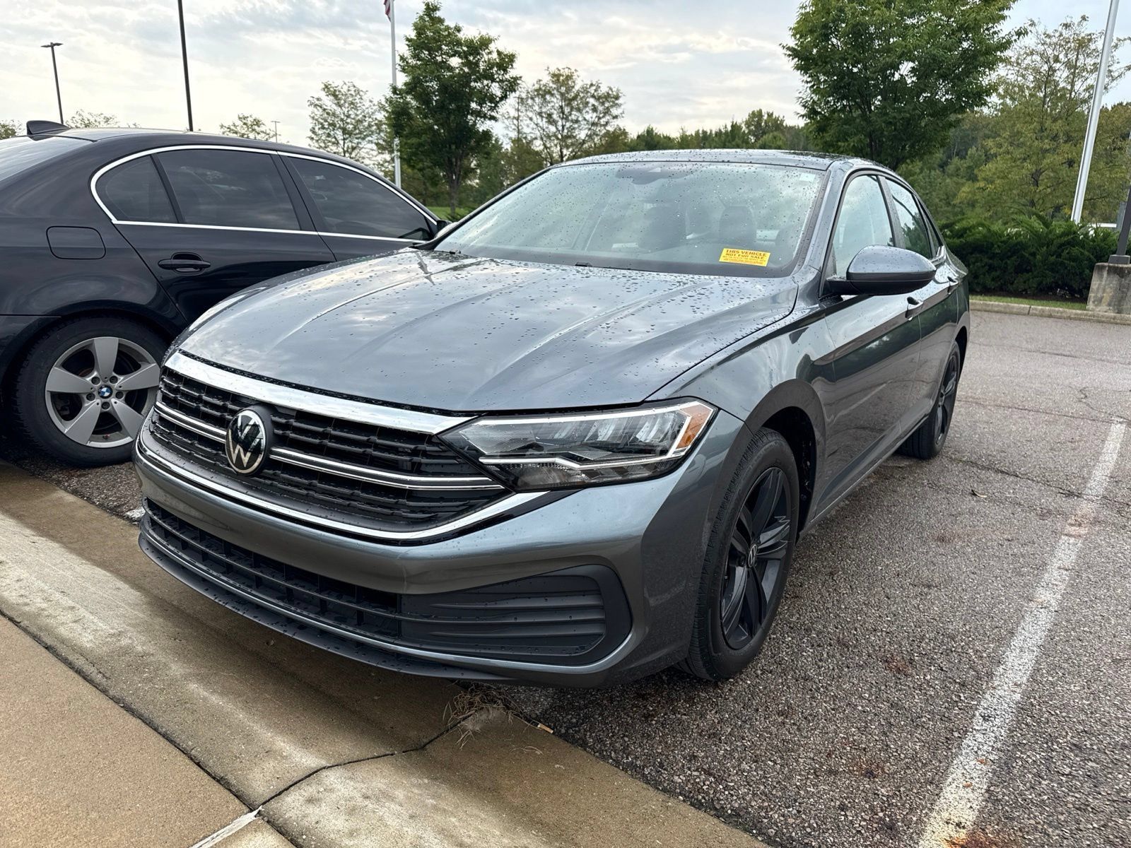 Used 2023 Volkswagen Jetta SE w/ Panoramic Sunroof Package FWD image 1