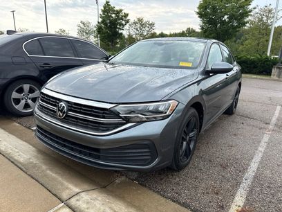 Used 2023 Volkswagen Jetta SE w/ Panoramic Sunroof Package